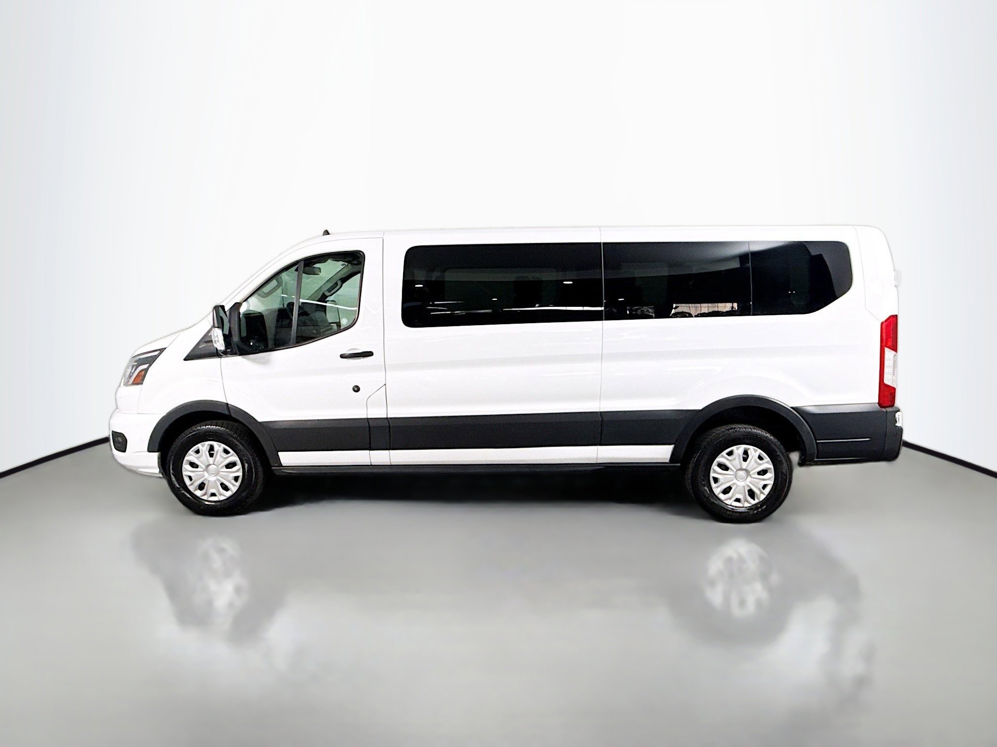 Used 2023 Ford Transit 350 XLT image 6