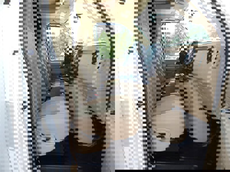 Used 2022 Ford E-450 and Econoline 450 Super Duty w/ Motorhome Prep Package image 26