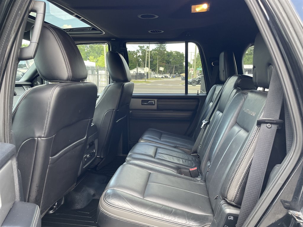Used 2015 Ford Expedition Platinum AWD/4WD image 25