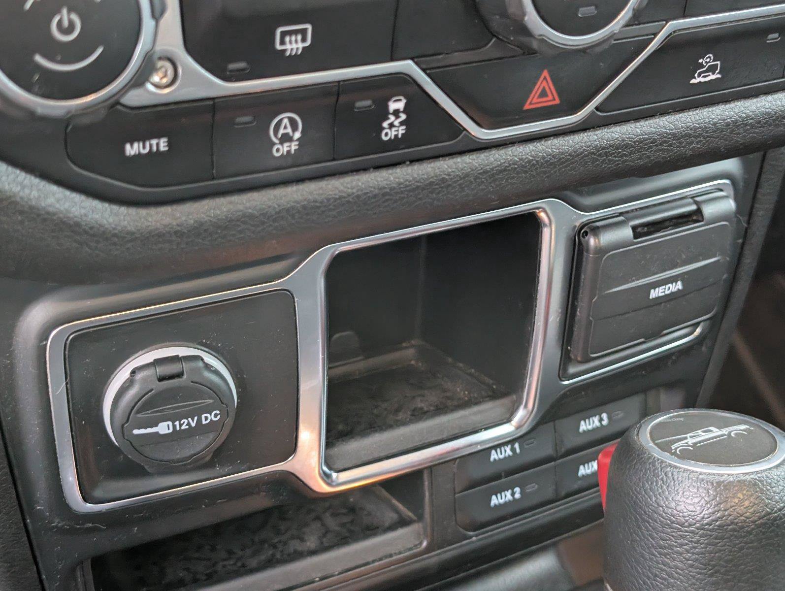 Used 2024 Jeep Gladiator Sport AWD/4WD image 22