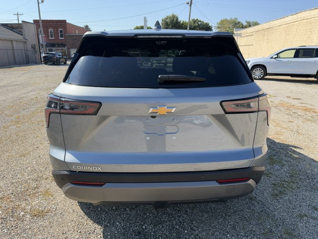 New 2027 Chevrolet Equinox LT w/ Safety and Technology Package FWD image 4