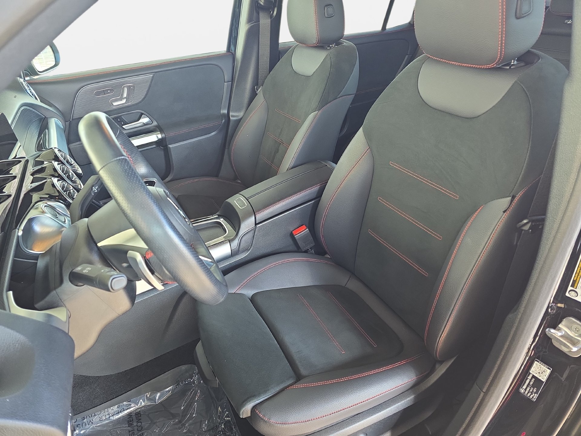 Used 2026 Mercedes-Benz GLB 250 image 15