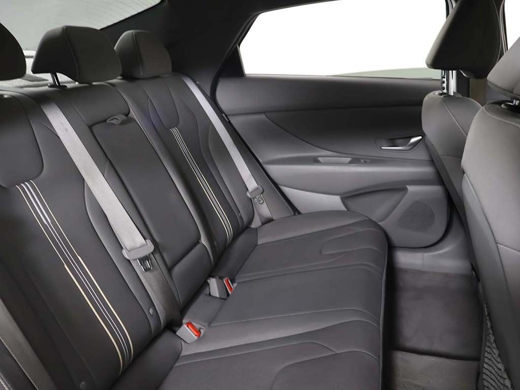 Used 2025 Hyundai Elantra SEL FWD image 35