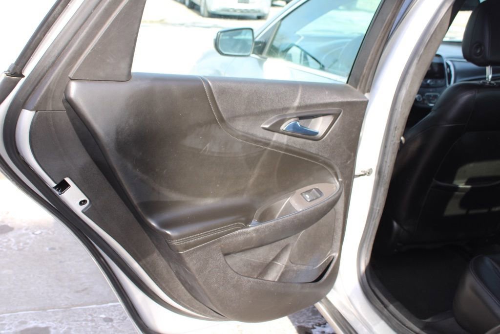 Used 2016 Chevrolet Malibu LT w/ Leather Package image 24