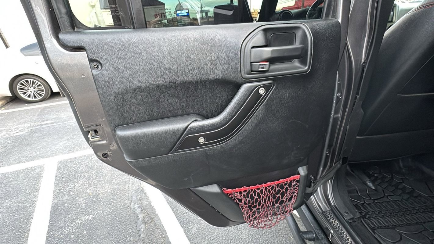 Used 2018 Jeep Wrangler Unlimited Rubicon image 14