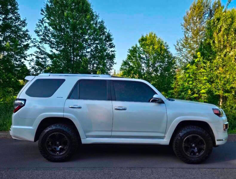 Used 2018 Toyota 4Runner Limited image 10