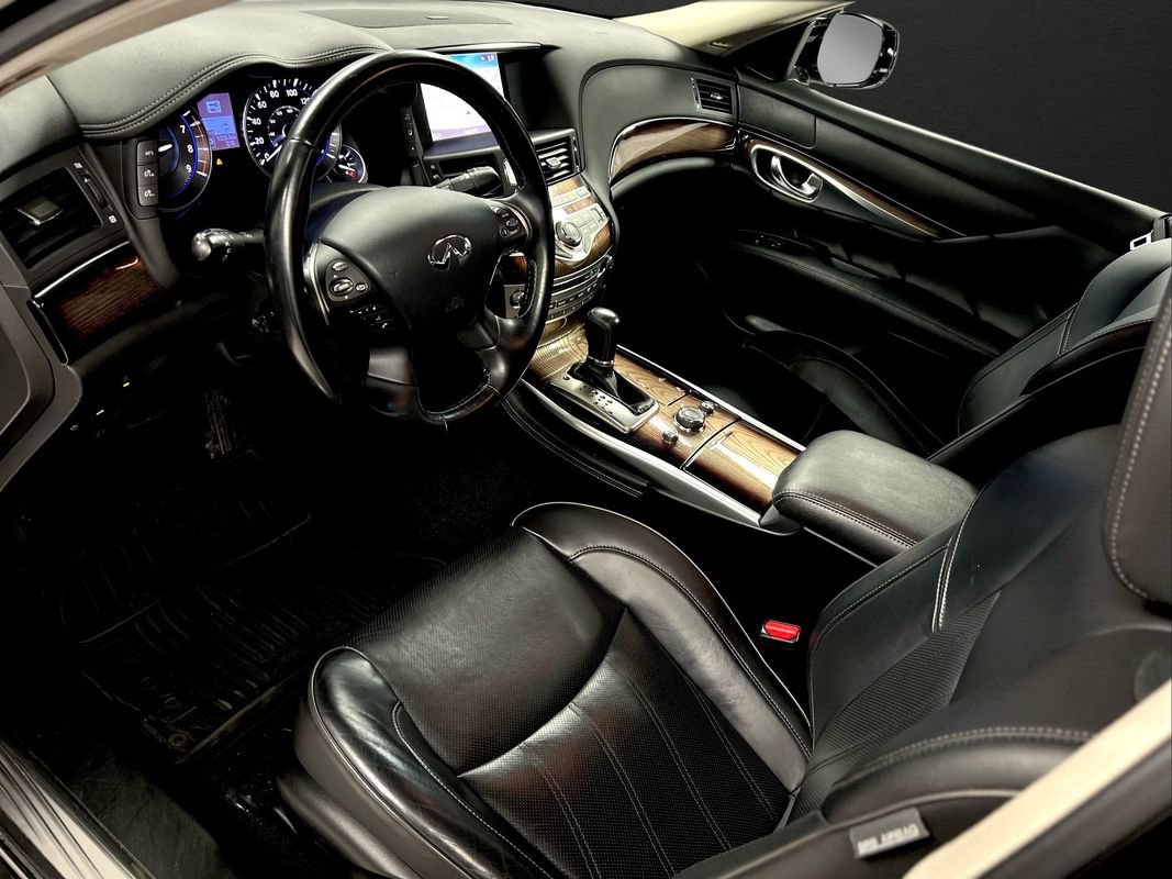 Used 2019 INFINITI Q70 L 5.6 AWD/4WD image 10