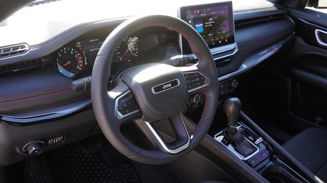 Used 2023 Jeep Compass Trailhawk image 18