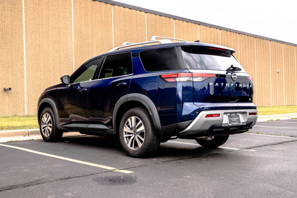 Used 2023 Nissan Pathfinder SL FWD image 7