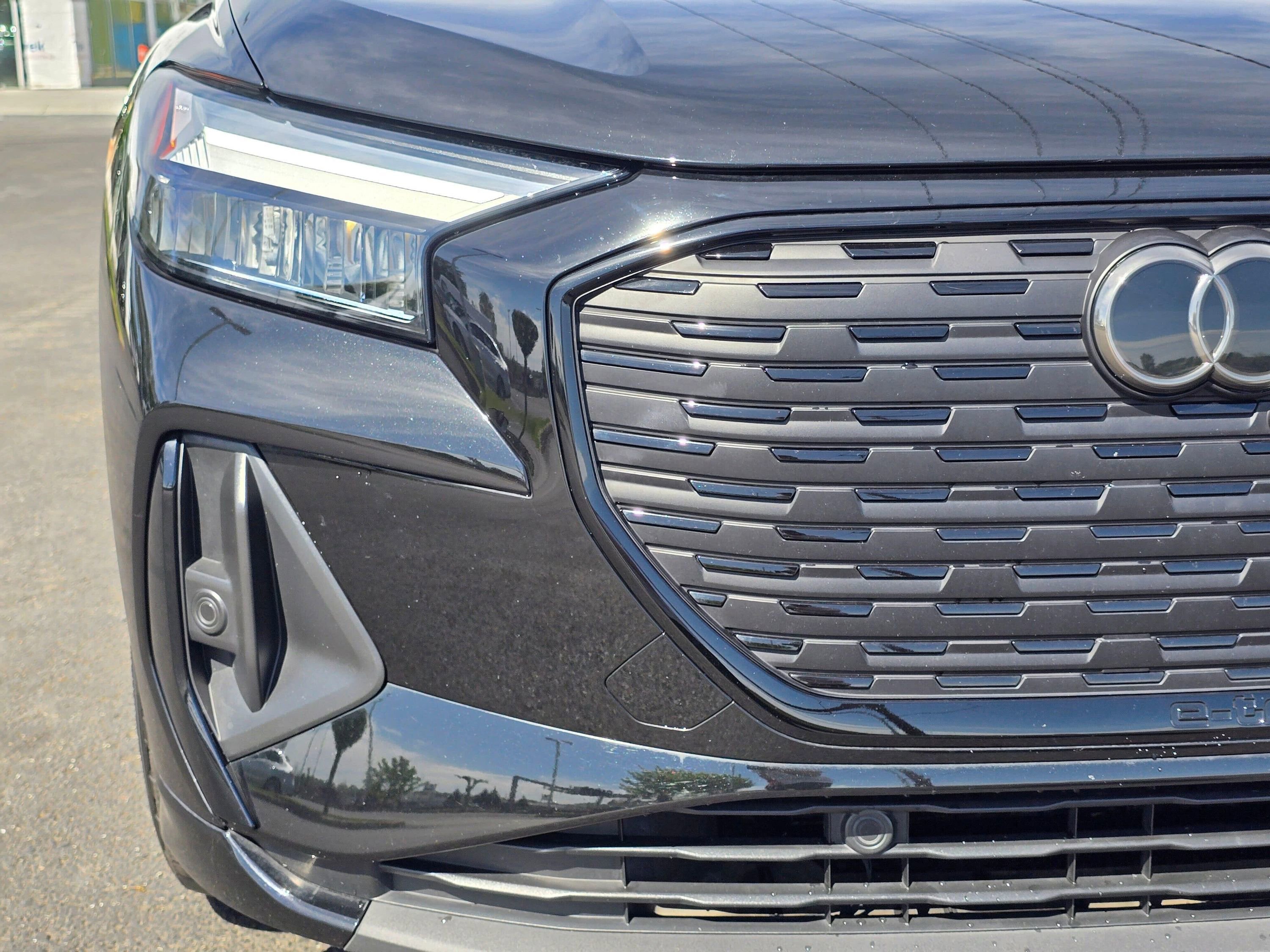 Used 2025 Audi Q4 e-tron Premium w/ Convenience Package AWD/4WD image 31