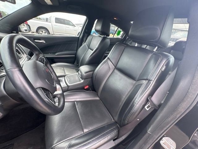 Used 2017 Dodge Charger R/T w/ Plus Group RWD image 17