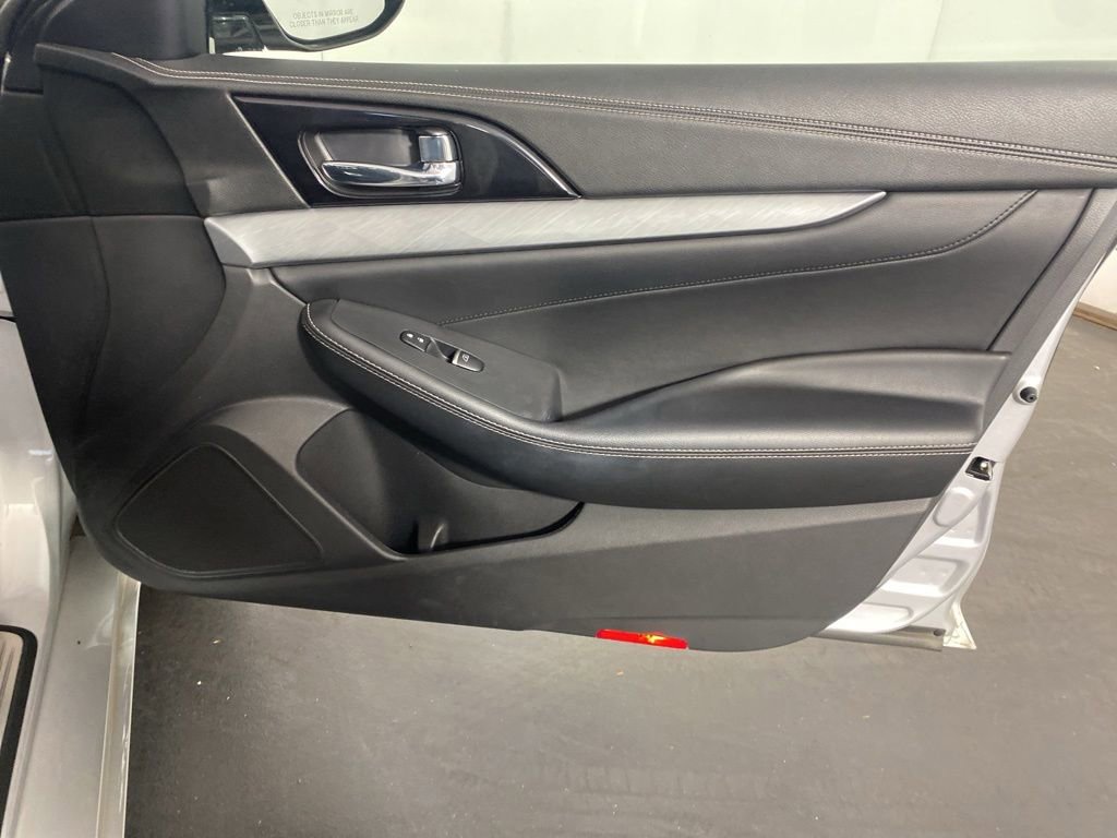 Used 2016 Nissan Maxima 3.5 SV FWD image 30