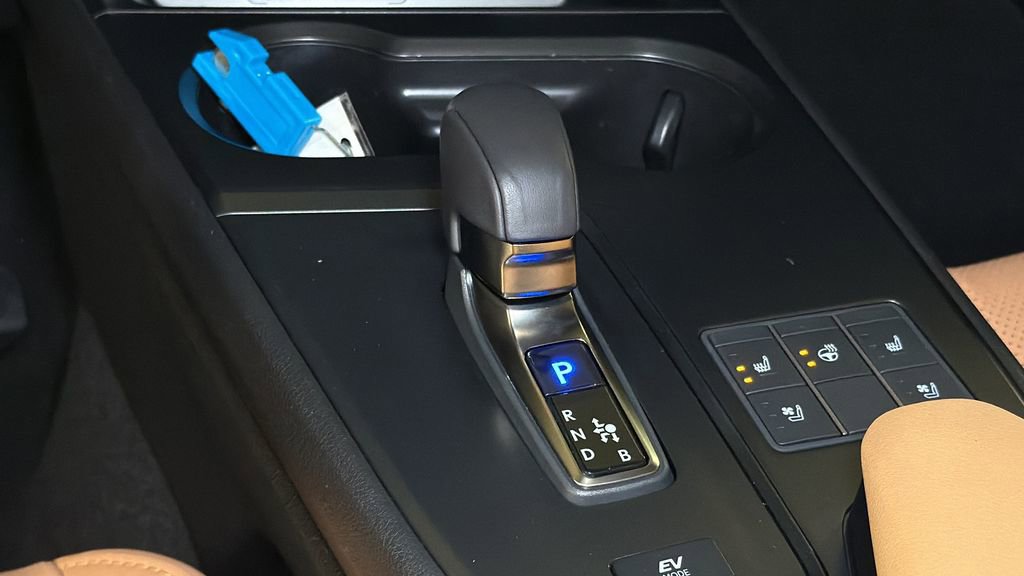 Used 2025 Lexus UX 300h AWD w/ Accessory Package (Z1) image 24