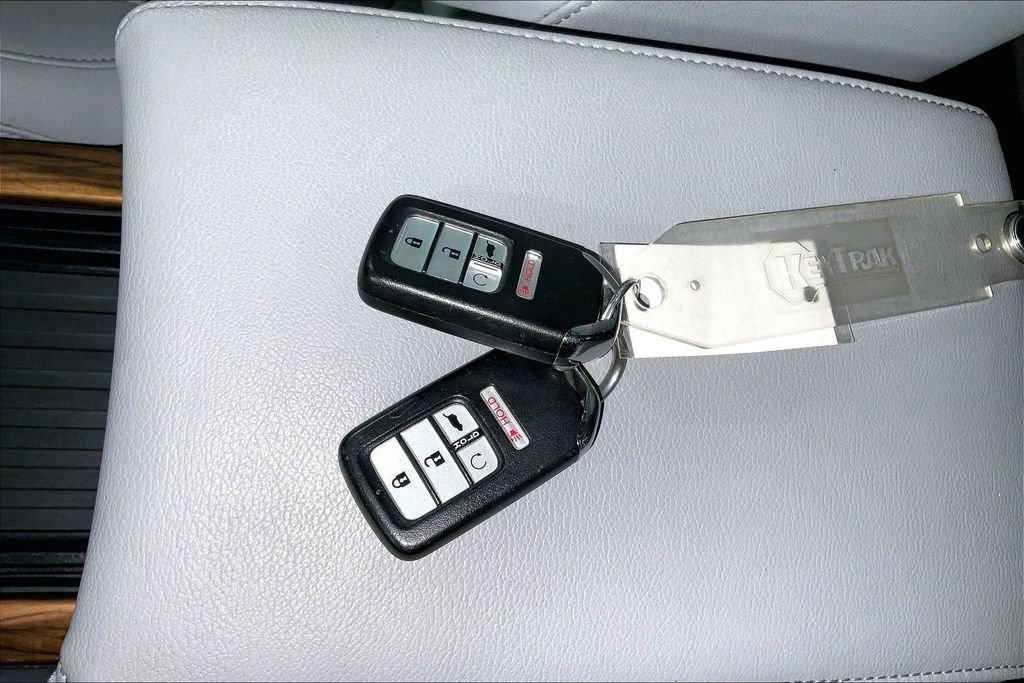 Used 2022 Honda CR-V Touring image 14