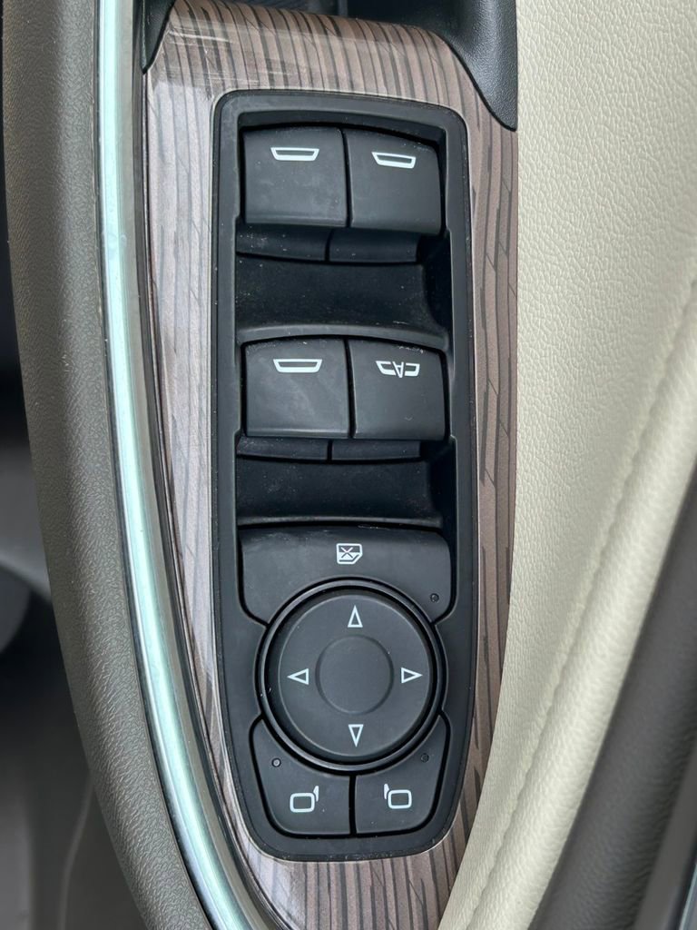 Used 2024 Chevrolet Malibu LT image 23