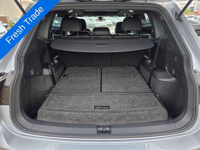 Certified 2023 Volkswagen Tiguan SE R-Line image 15