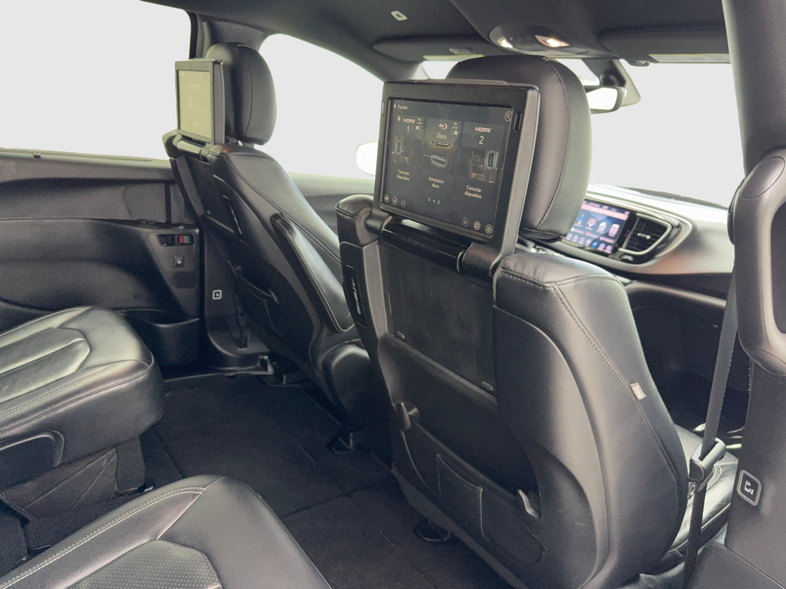 Used 2019 Chrysler Pacifica Touring-L Plus w/ S Appearance Package FWD image 47