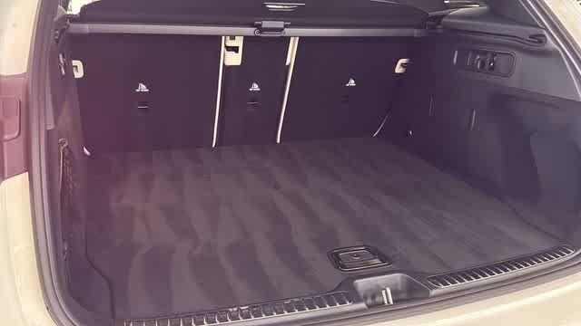 Used 2026 Mercedes-Benz GLC 300 4MATIC image 33
