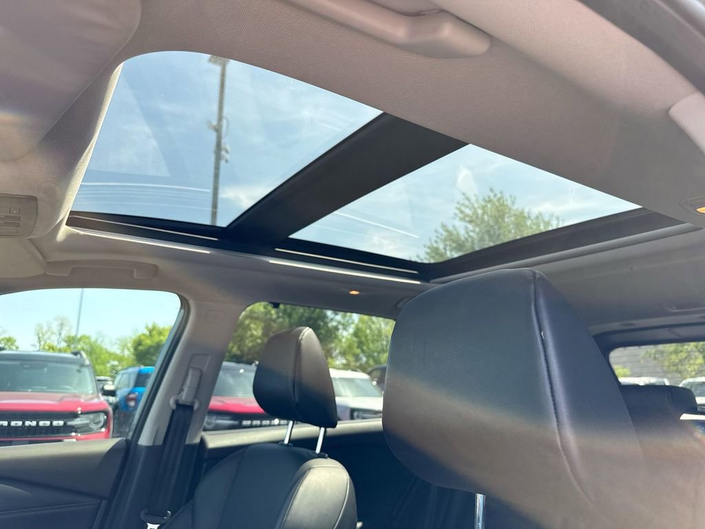 Used 2021 Nissan Rogue SV w/ Premium Package FWD image 19