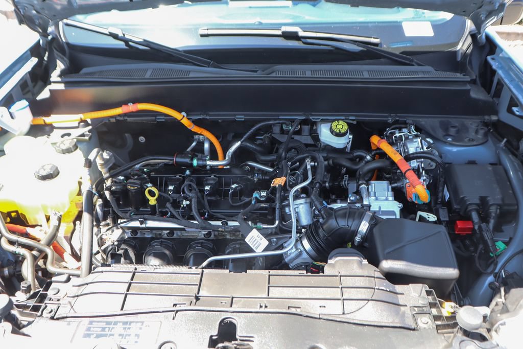 Used 2024 Ford Maverick Lariat FWD image 12