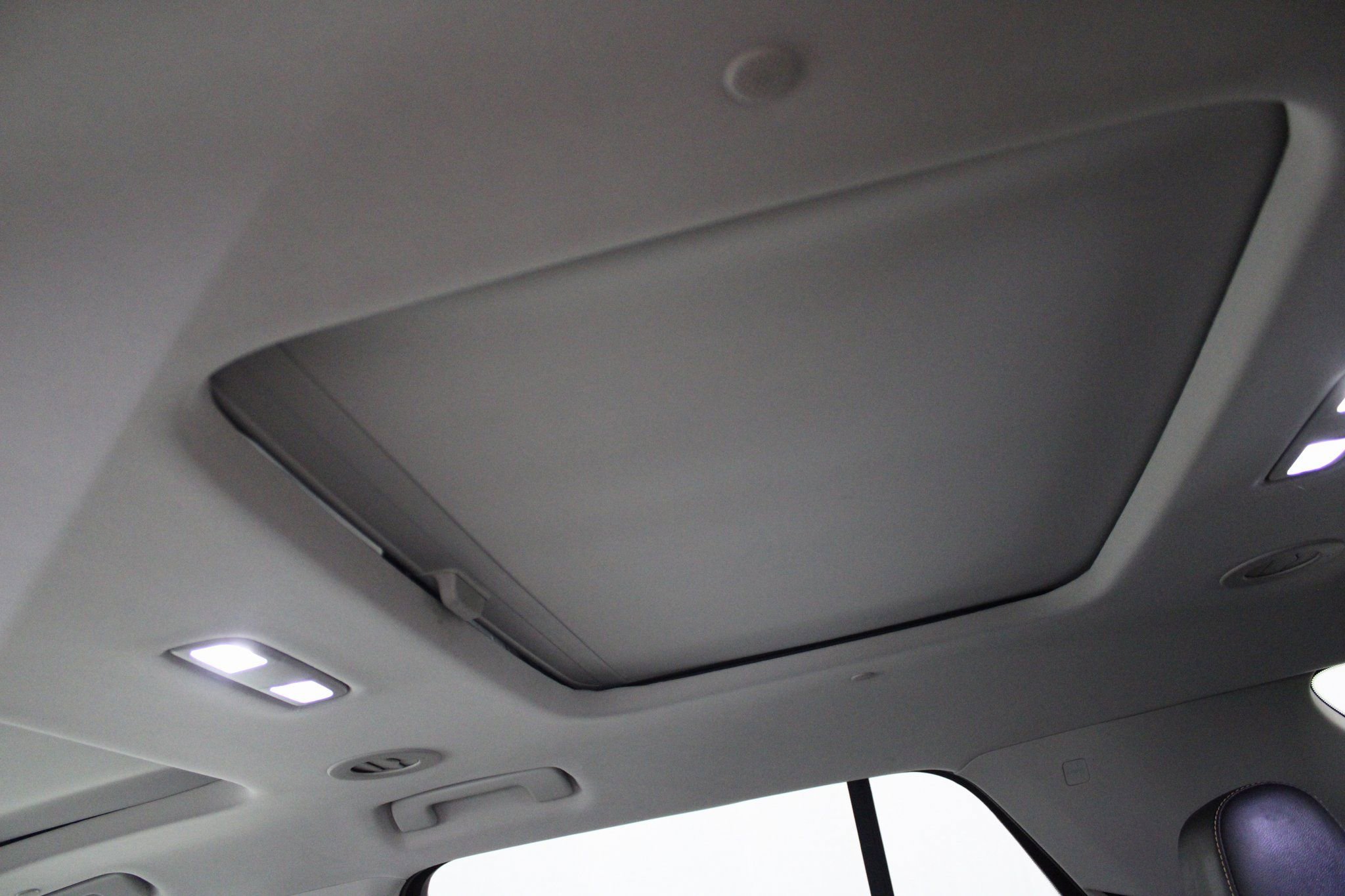 Used 2020 Chevrolet Traverse Premier w/ LPO, Blackout Package image 21