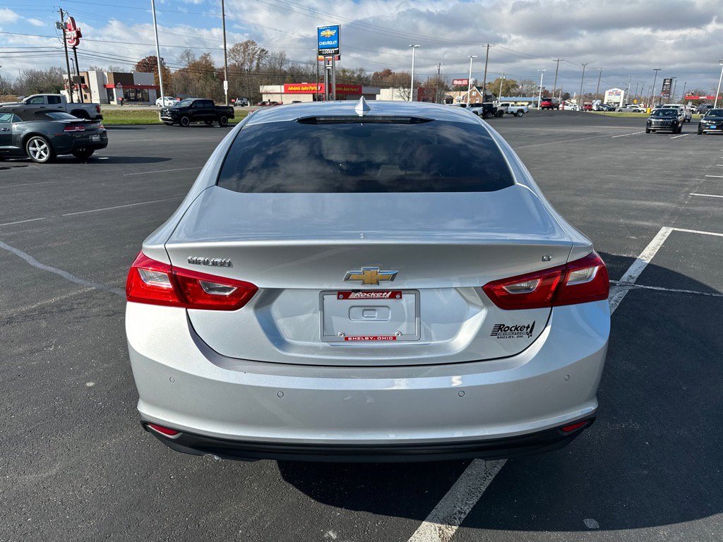 Used 2018 Chevrolet Malibu LT w/ Driver Confidence Package image 6