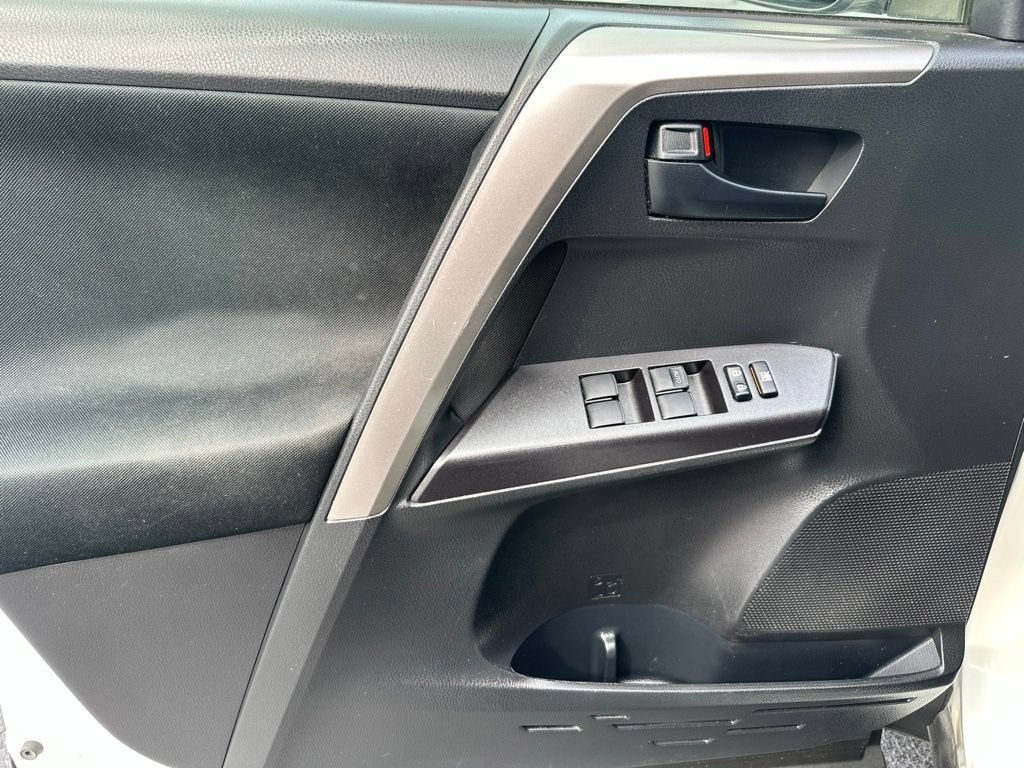 Used 2018 Toyota RAV4 LE w/ All Weather Liner Package FWD image 15