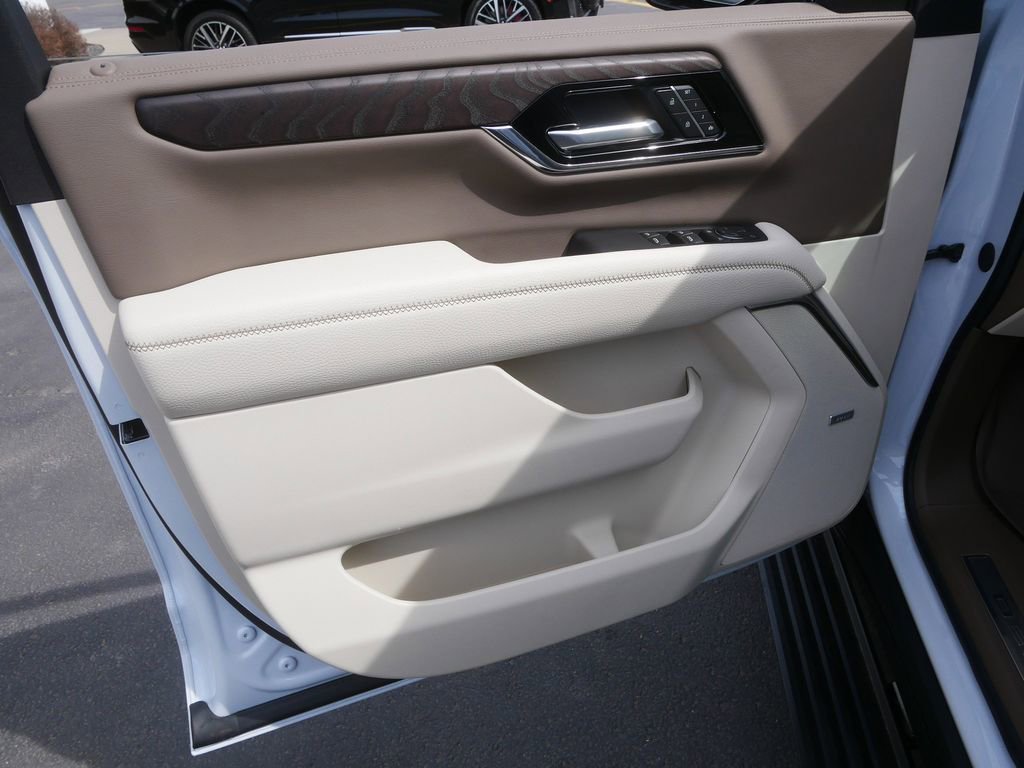 New 2026 GMC Yukon XL Denali image 8