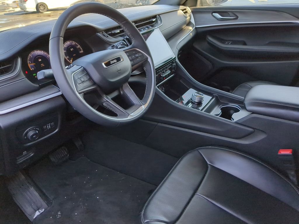 Used 2024 Jeep Grand Cherokee L Limited w/ Luxury Tech Group II image 15