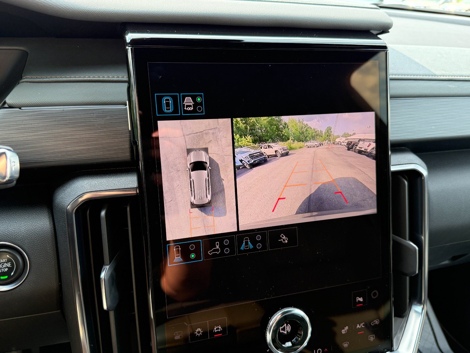 Certified 2025 GMC Acadia AT4 AWD/4WD image 39