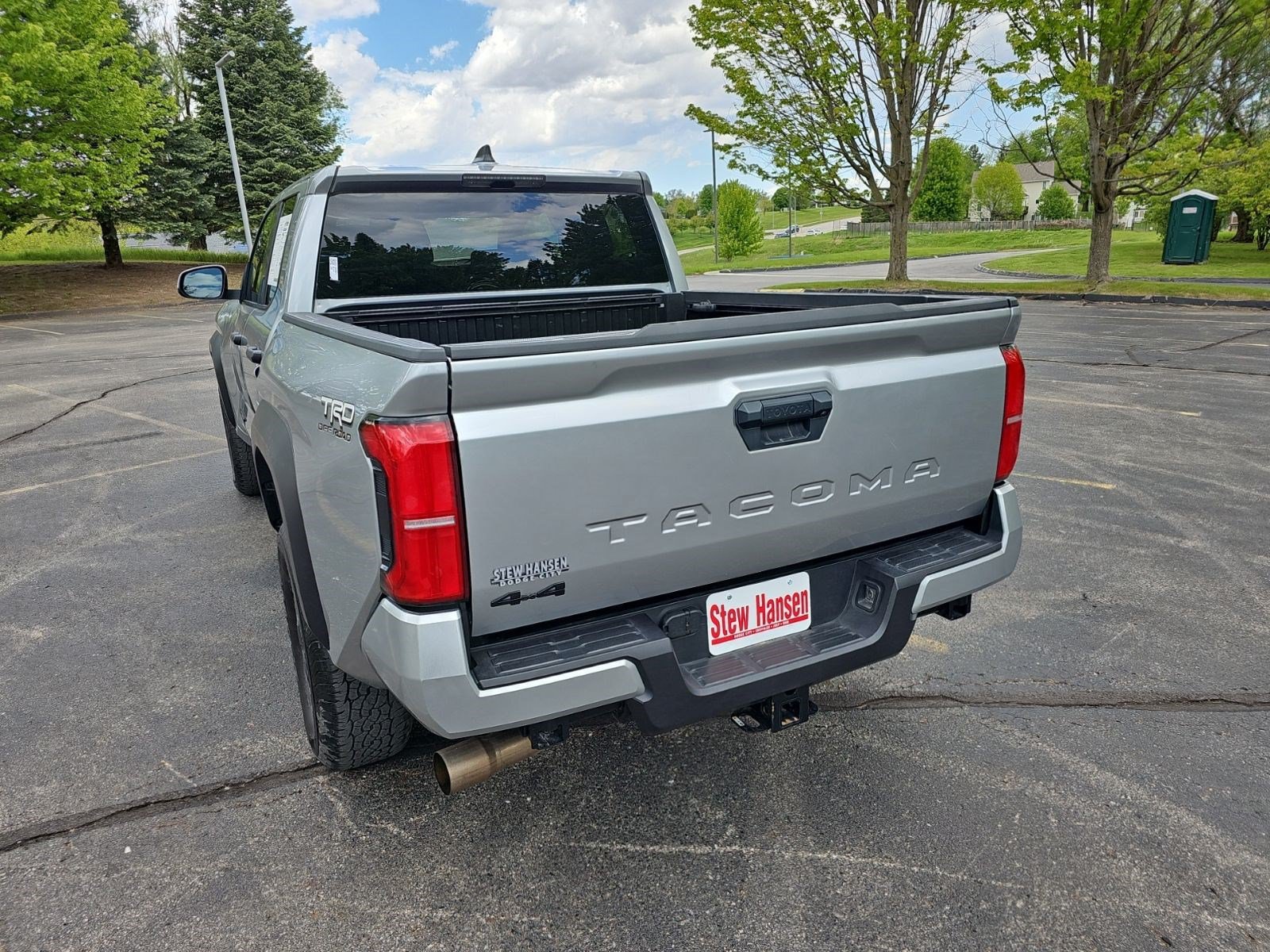 Used 2024 Toyota Tacoma TRD Off-Road AWD/4WD image 3
