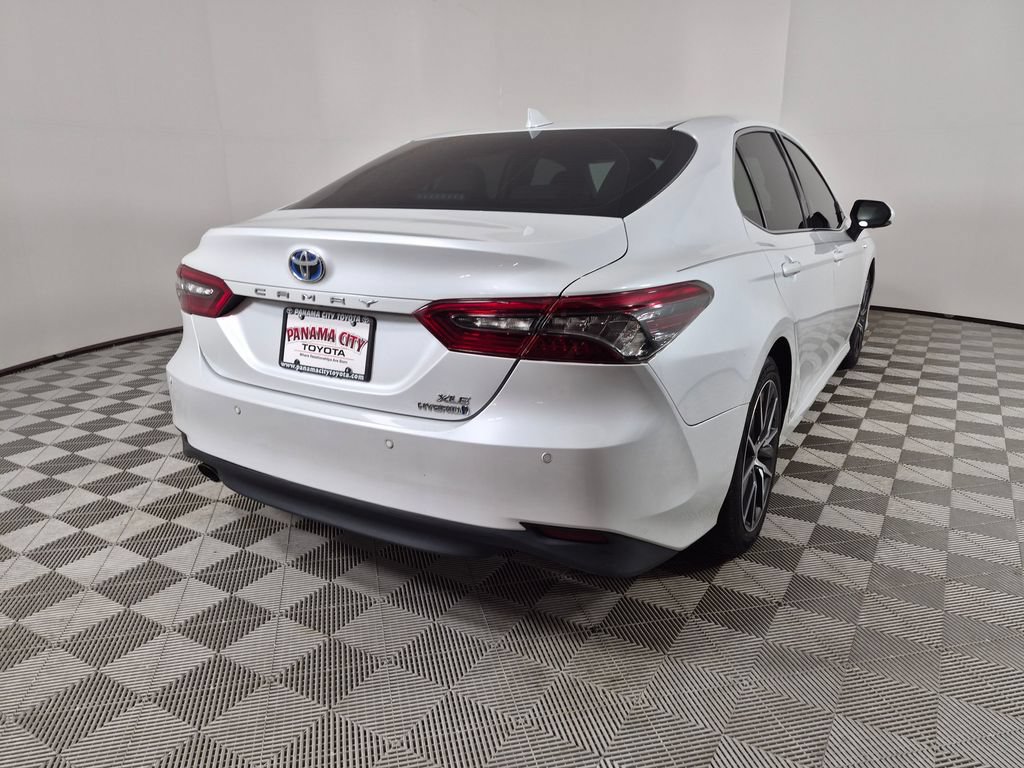 Used 2021 Toyota Camry XLE w/ Navigation Upgrade Package FWD image 3