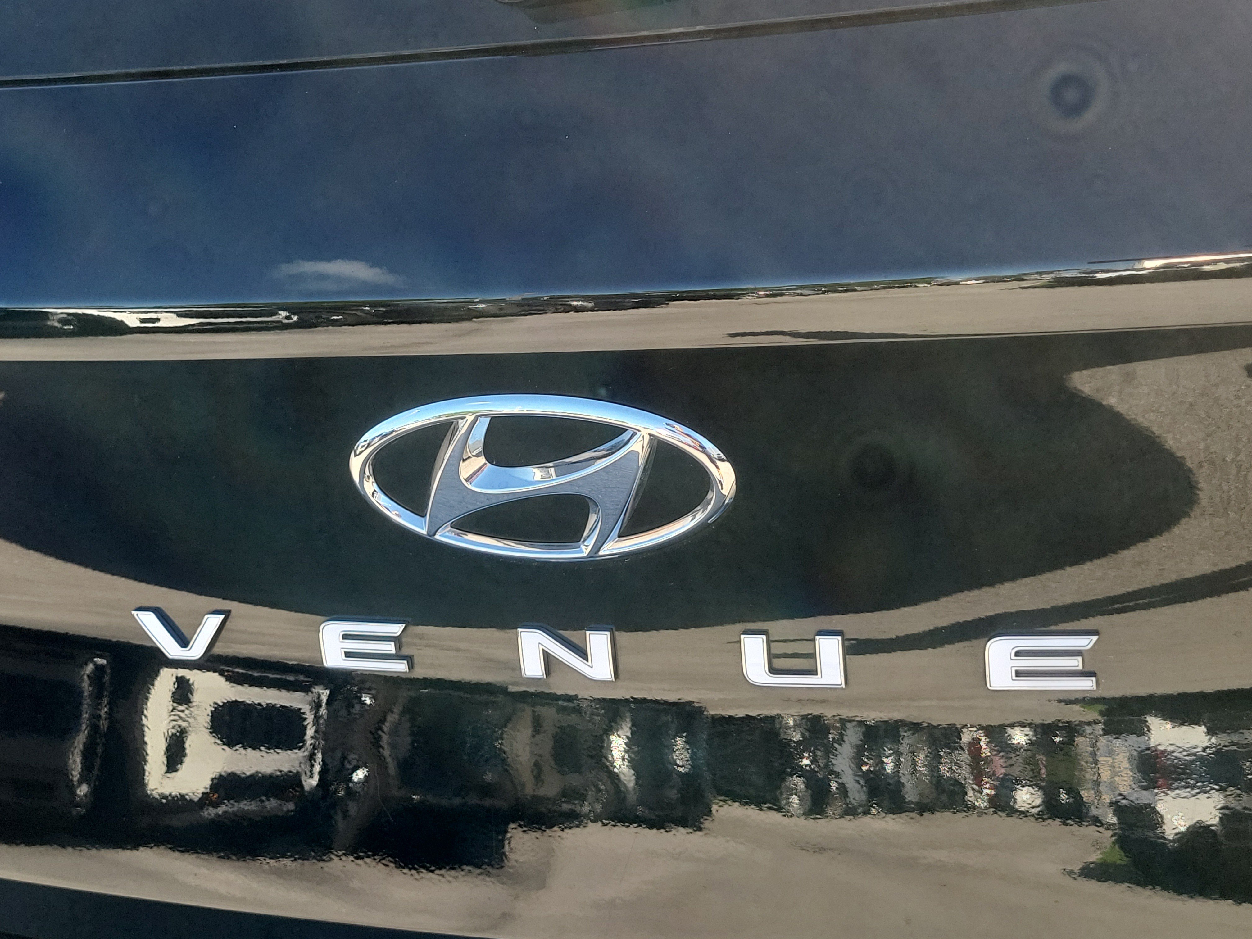 Used 2026 Hyundai Venue SE FWD image 29
