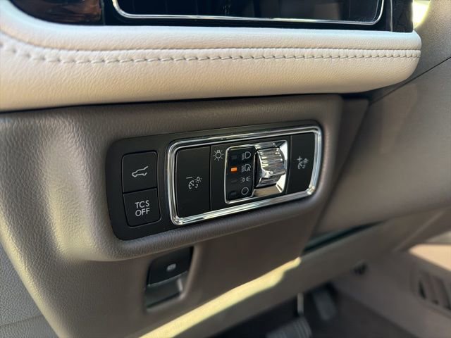 Used 2023 Lincoln Nautilus Reserve w/ Luxury Package image 19