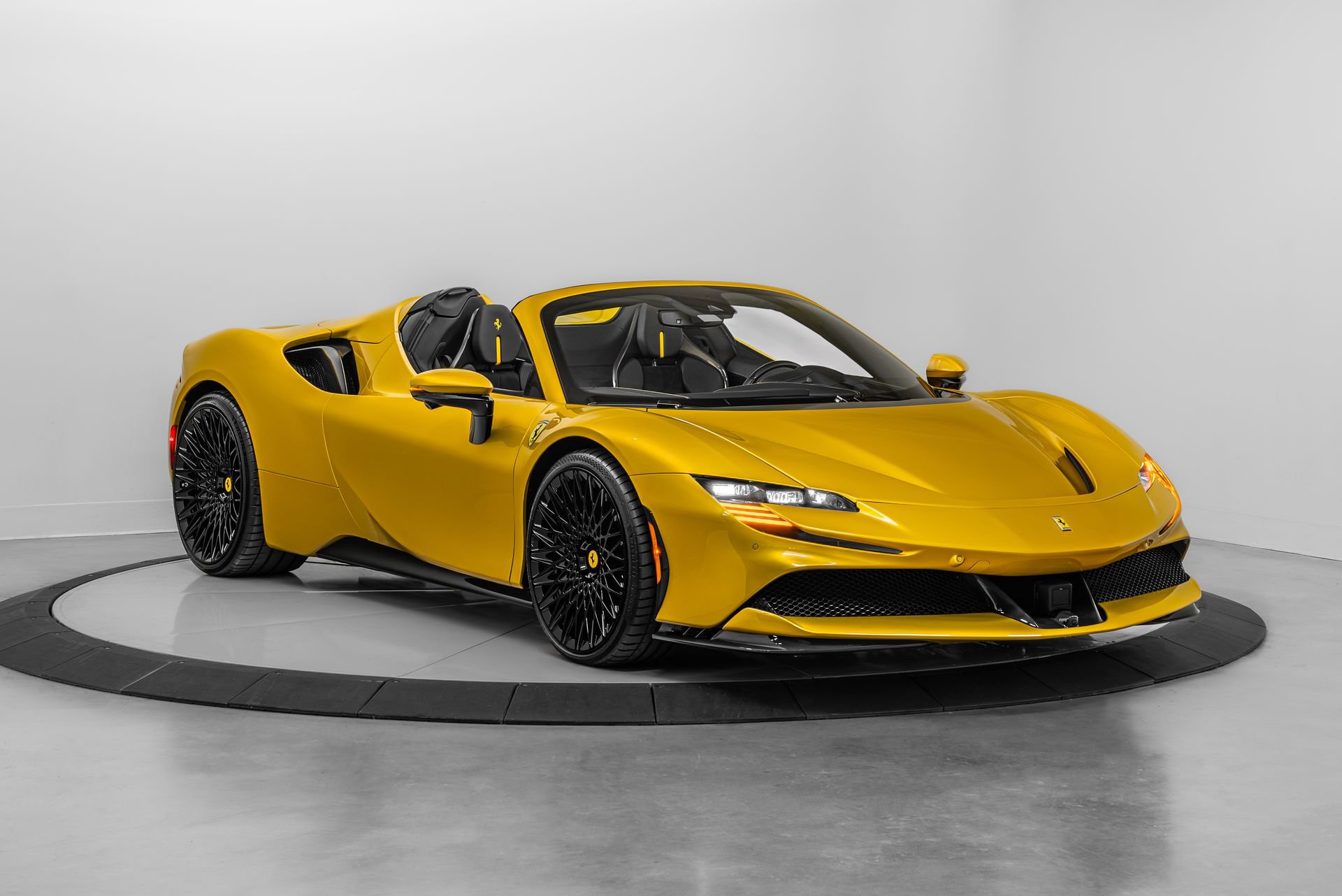Used 2022 Ferrari SF90 Spider