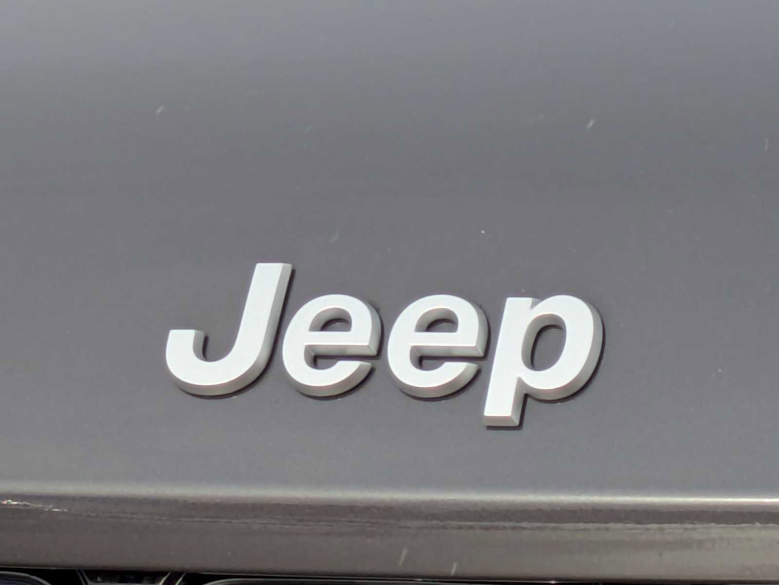 Used 2025 Jeep Grand Cherokee L Limited w/ Trailer Tow Package image 11