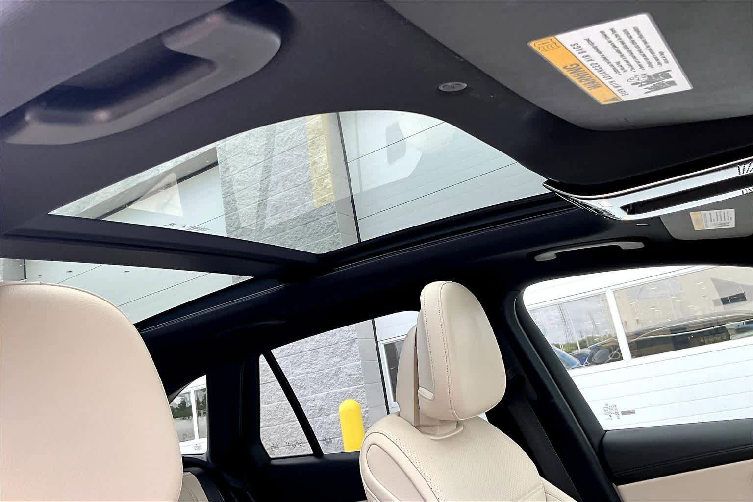 Used 2025 Mercedes-Benz GLC 300 image 13
