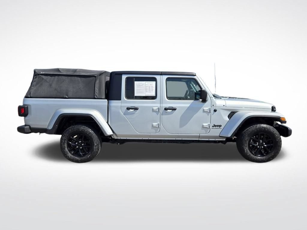 Used 2023 Jeep Gladiator Sport AWD/4WD image 2