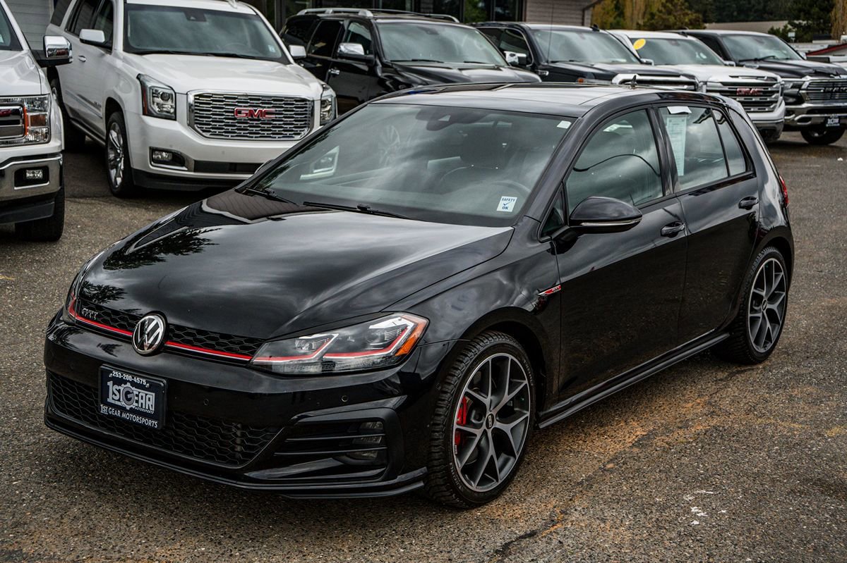Used 2018 Volkswagen GTI SE FWD image 4