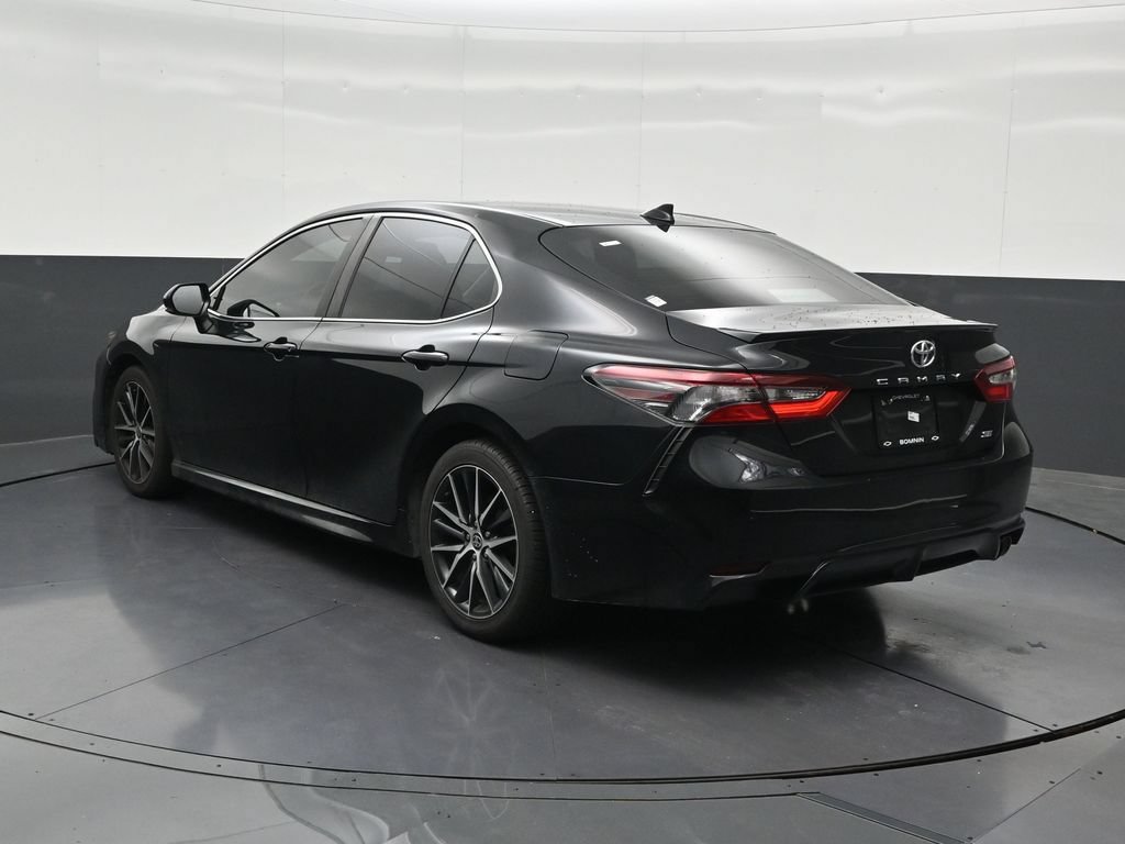 Used 2022 Toyota Camry SE w/ Audio Upgrade Package FWD image 3