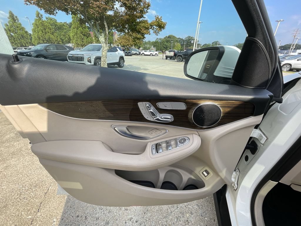 Used 2019 Mercedes-Benz GLC 300 image 21