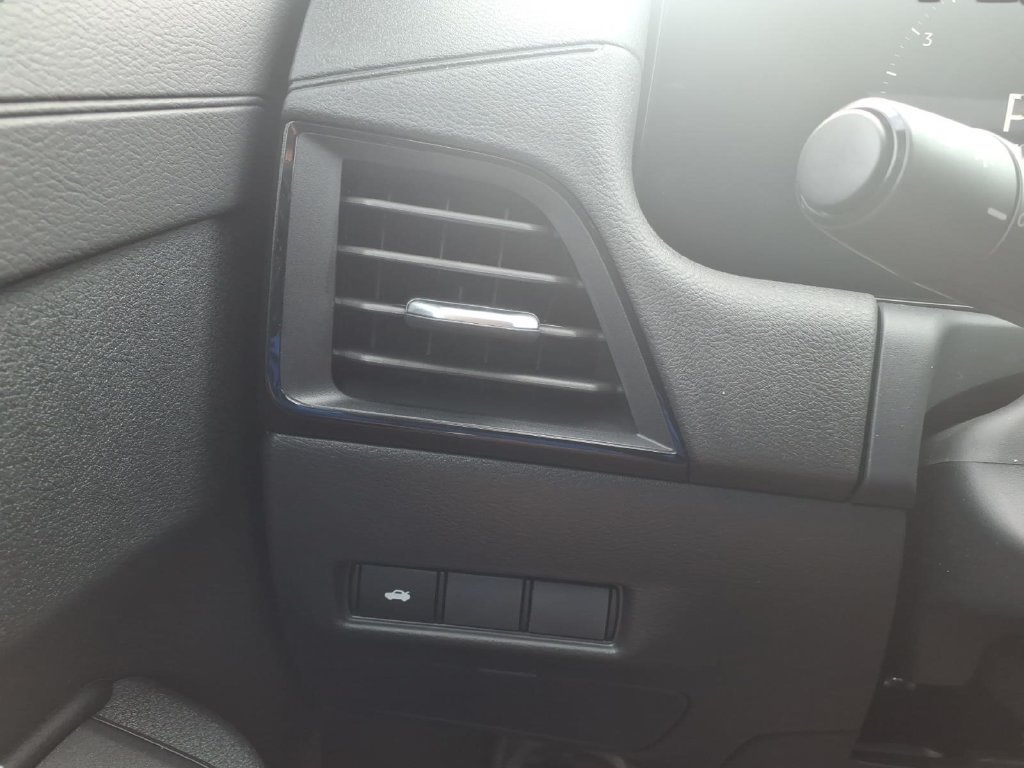 New 2027 Nissan Sentra SV w/ Floor Mat Package FWD image 17