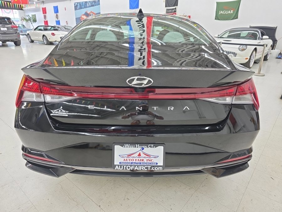 Used 2023 Hyundai Elantra Limited FWD image 5