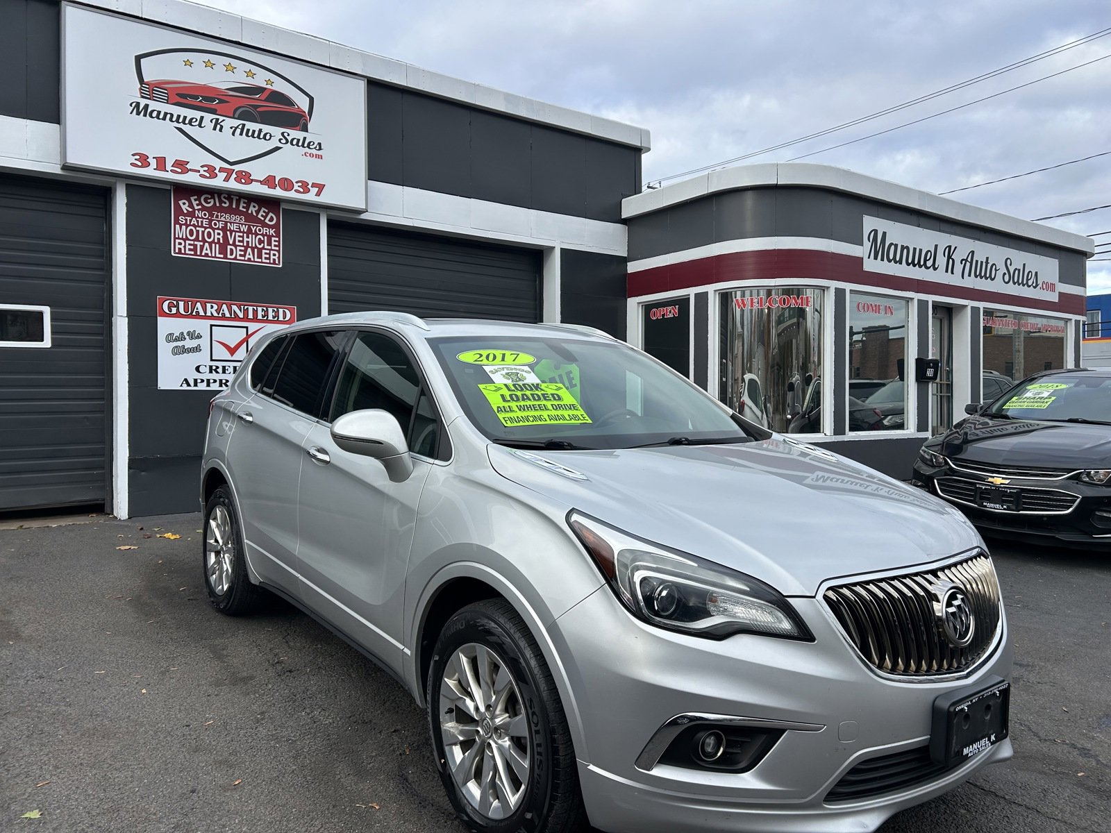 Used 2017 Buick Envision Essence image 1