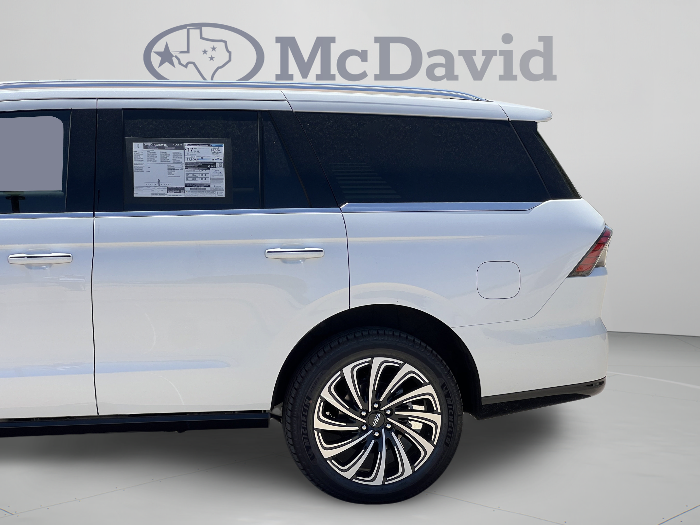 New 2026 Lincoln Navigator Black Label AWD/4WD image 32