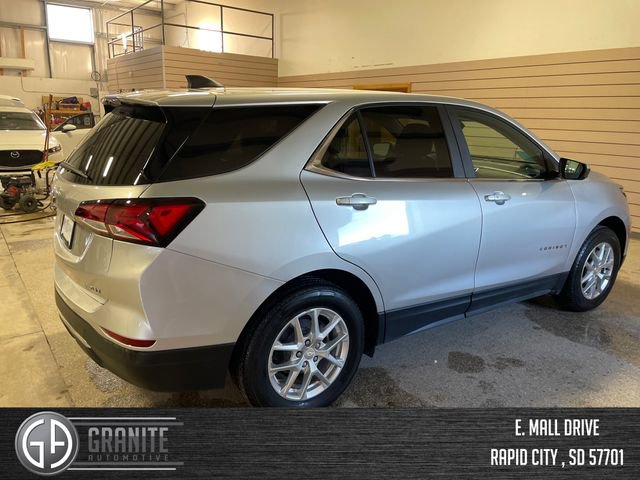 Used 2022 Chevrolet Equinox LT w/ Driver Convenience Package image 5