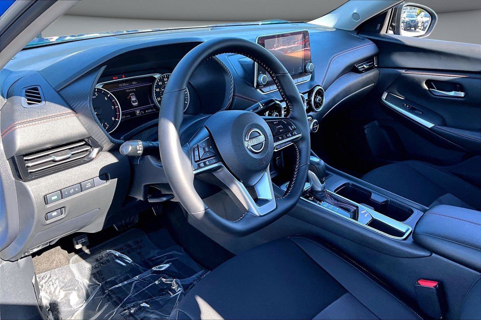 Used 2025 Nissan Sentra SR w/ Midnight Edition FWD image 17
