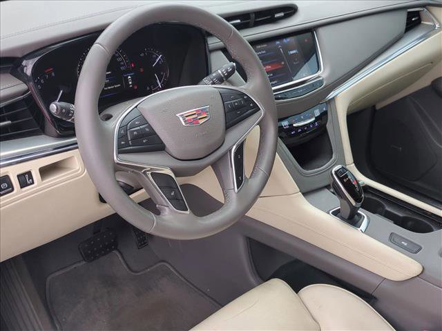 Used 2017 Cadillac XT5 Luxury image 8