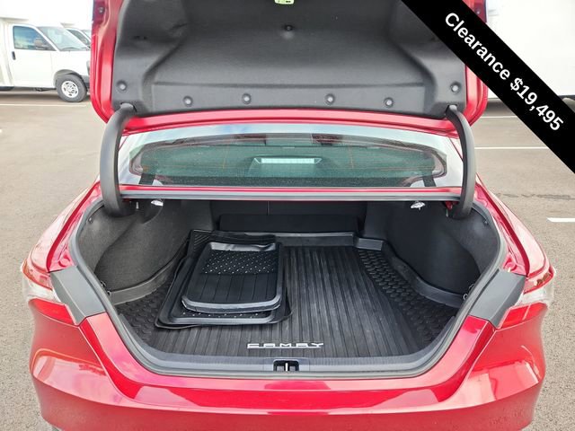 Used 2022 Toyota Camry LE image 26