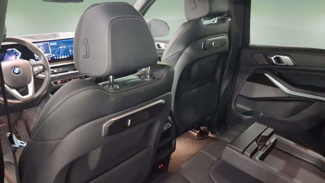 Used 2026 BMW X5 xDrive40i AWD/4WD image 23